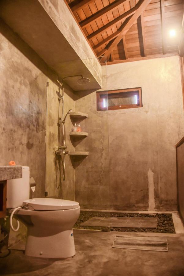 Japa Guesthouse by ecommerceloka Canggu Eksteriør billede