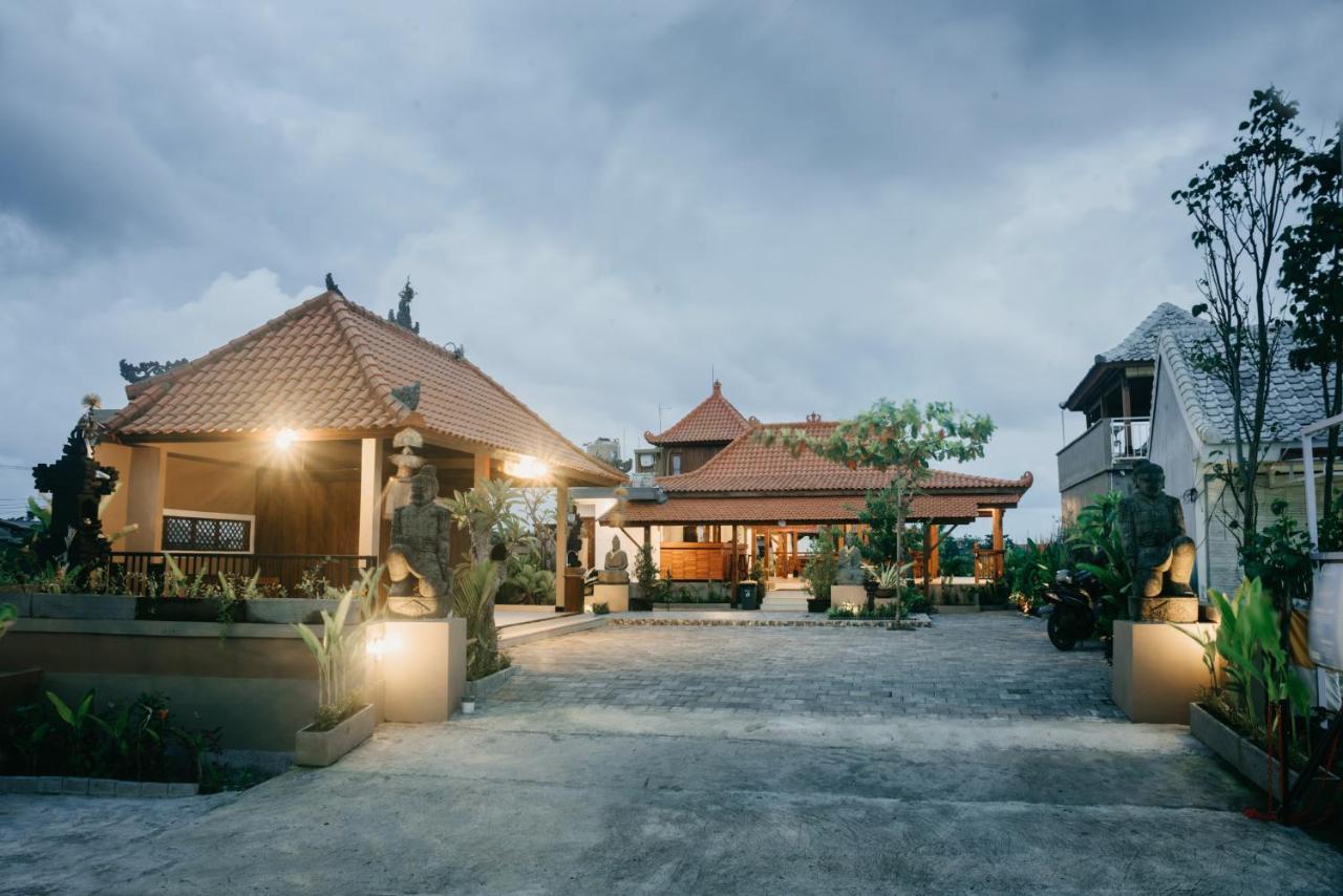 Japa Guesthouse by ecommerceloka Canggu Eksteriør billede